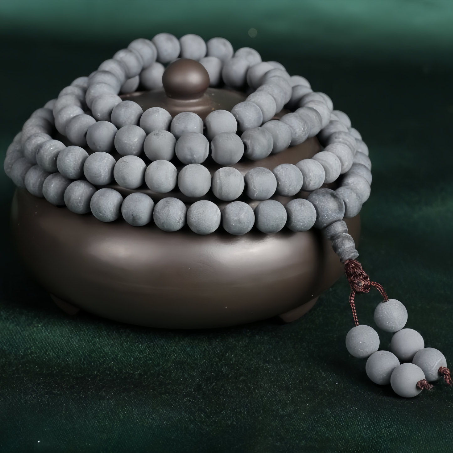 Sacred Buddhist Healing Power: 108 Beads Bodhi Seed Mala Bracelet with Natural Amber for Enhanced Spirituality and Wellness