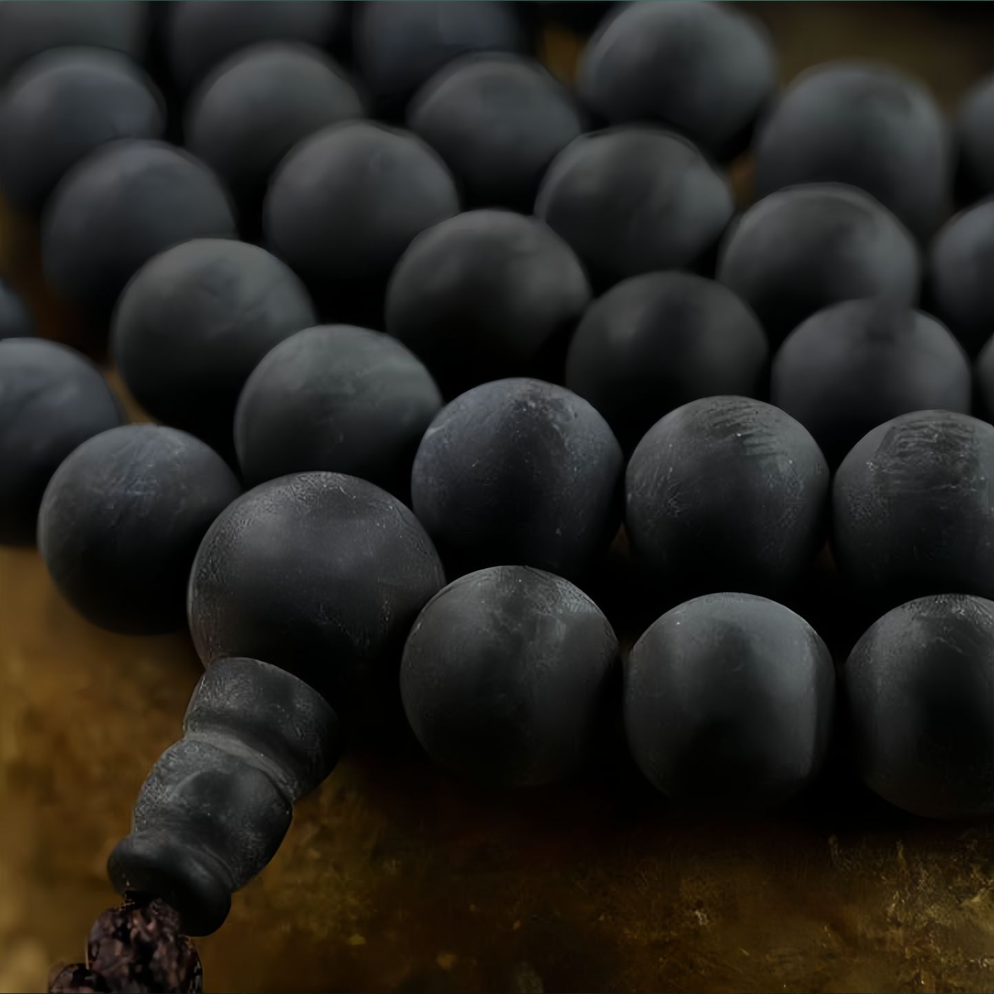 Sacred Buddhist Healing Power: 108 Beads Bodhi Seed Mala Bracelet with Natural Amber for Enhanced Spirituality and Wellness